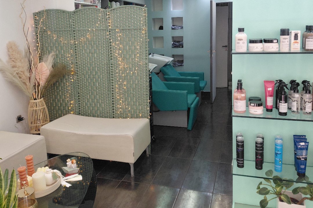 Gloss Hair Boutique, Μοσχάτο, Piraeus