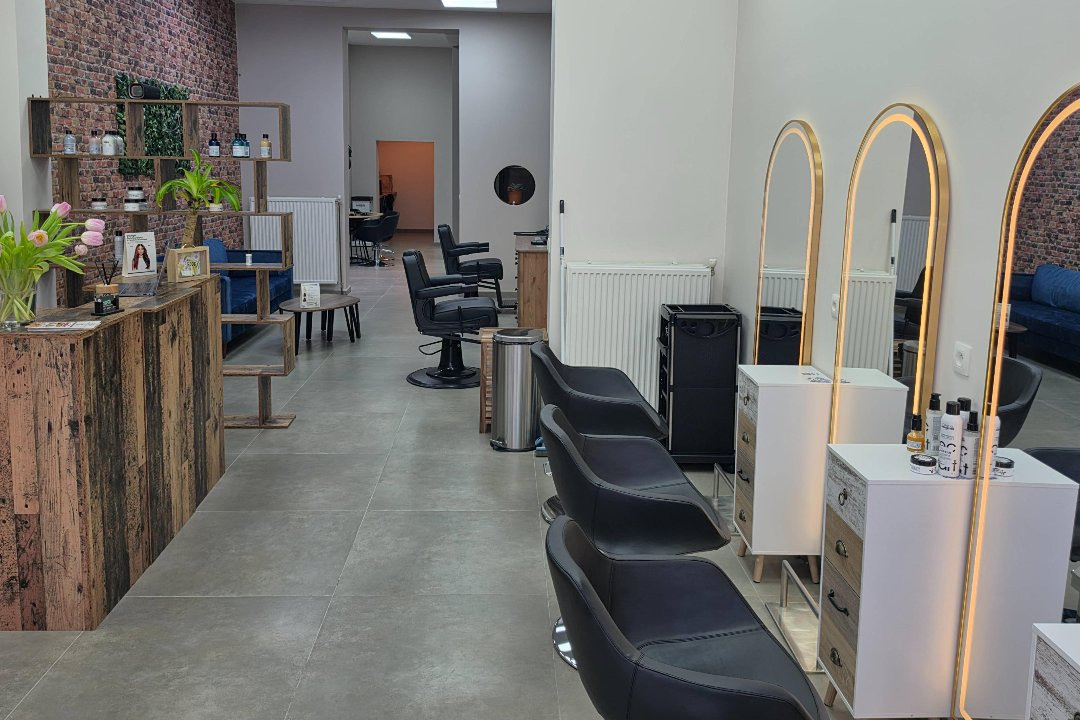 M.PLAY, Onze-Lieve-Vrouw-ter-Sneeuw, Brussel