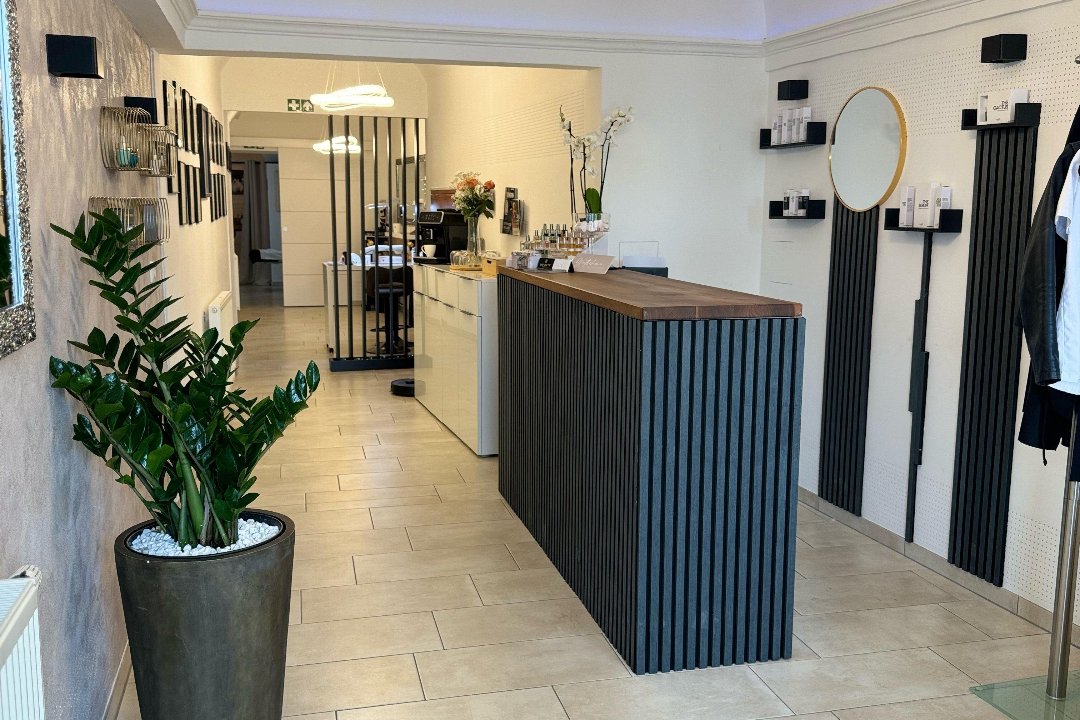 Kosmetikstudio Infinity, Innere Stadt, Linz