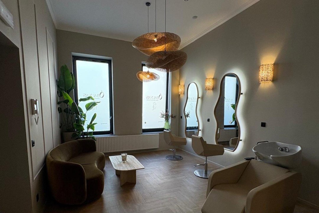 The Skin Room Aesthetic, Gare de l'Ouest, Molenbeek-Saint-Jean