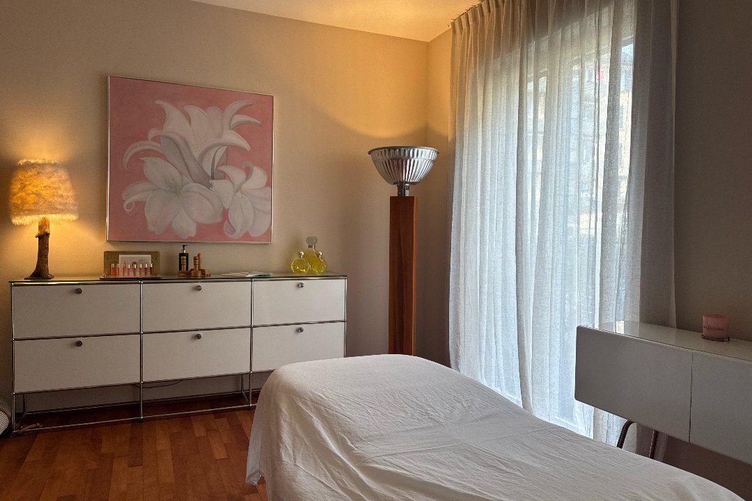 Pure Radiance Zurich, Kreuzplatz, Zürich