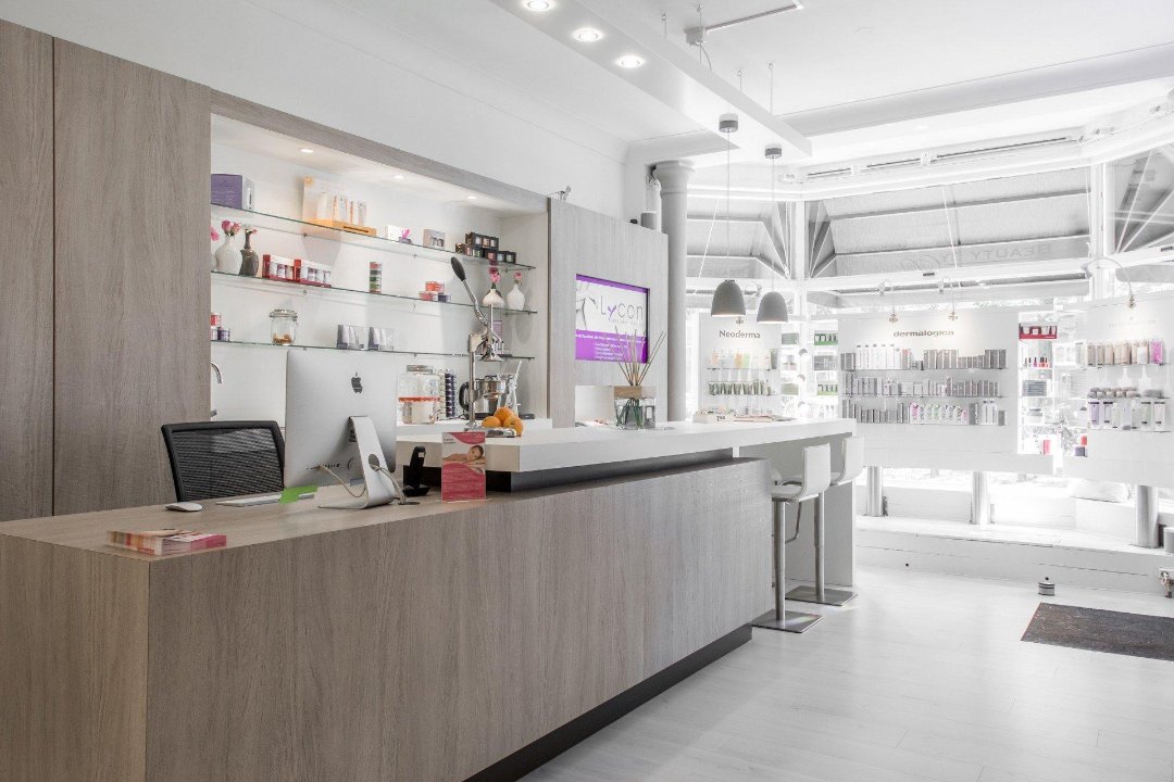 Beauty by Lisa - Willem de Zwijgerlaan/Den Haag, Frederik Hendriklaan, The Hague