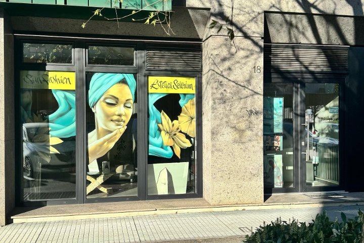 Yanart Brows presso Sun Fashion - Sourcils & cils Bergamo (BG) - Photo de galerie - OneBooking