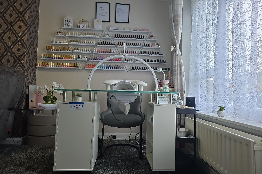 Ria's Nail Studio, Bagshot, Surrey