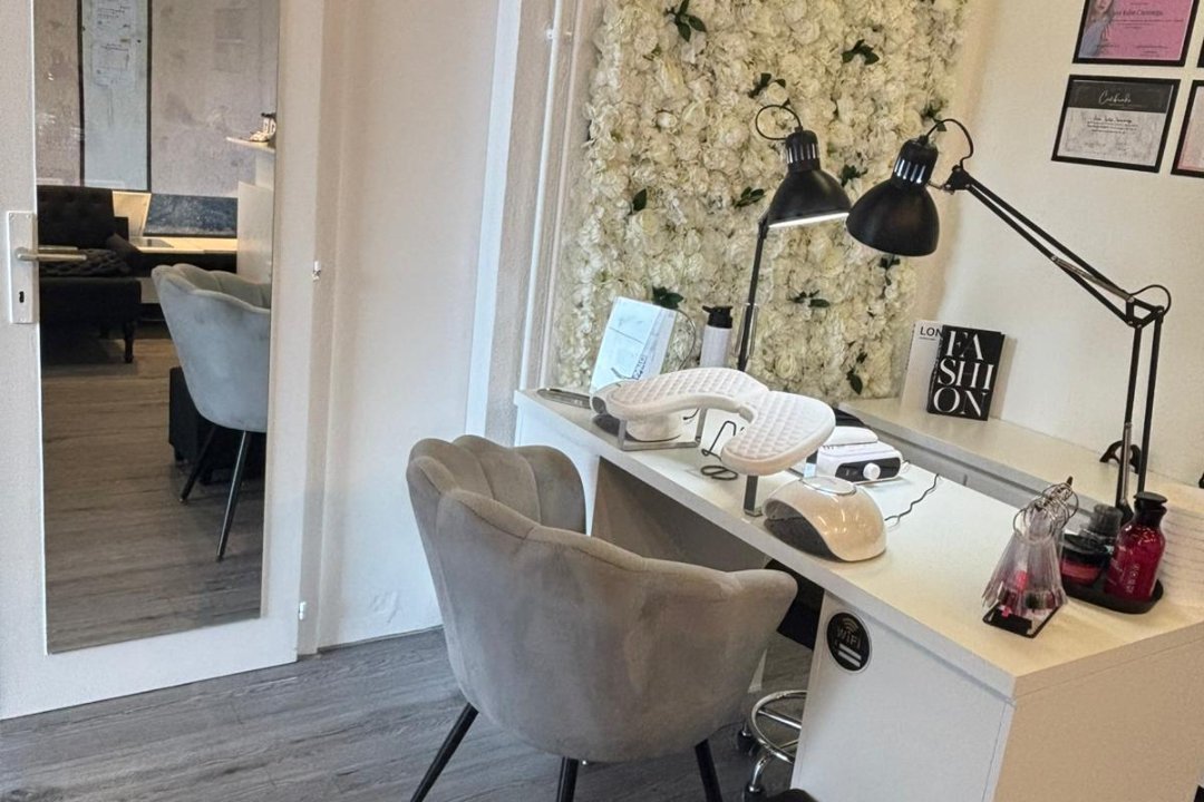 Ana Julia Beauty Nails, Kanton Waadt