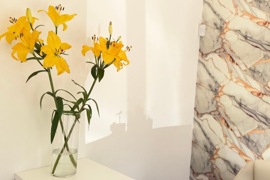 Amapô Beauty, Almada