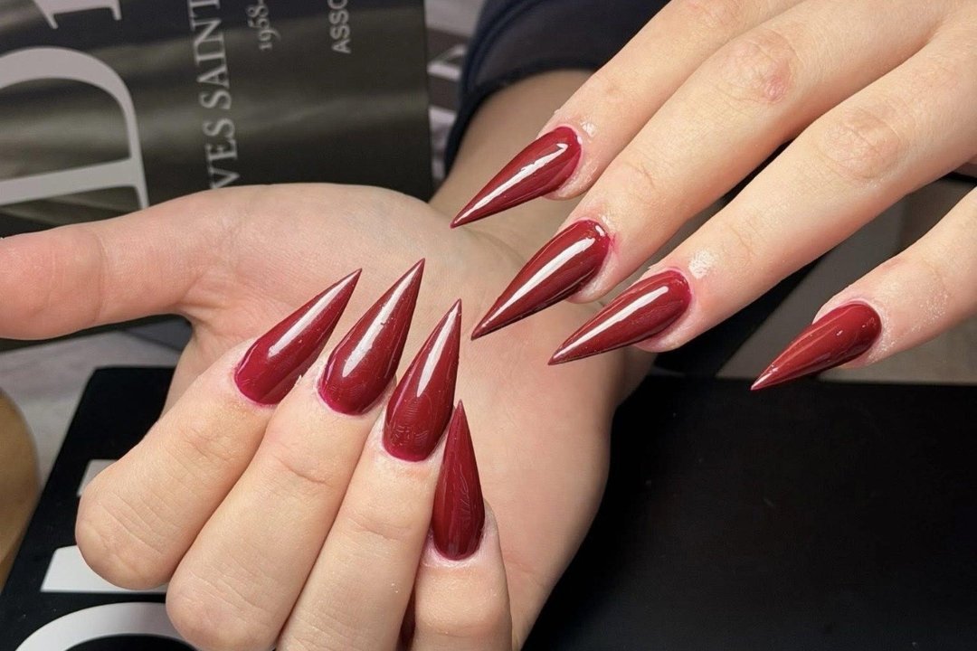 Suri Nails, Aegerten, Kanton Bern