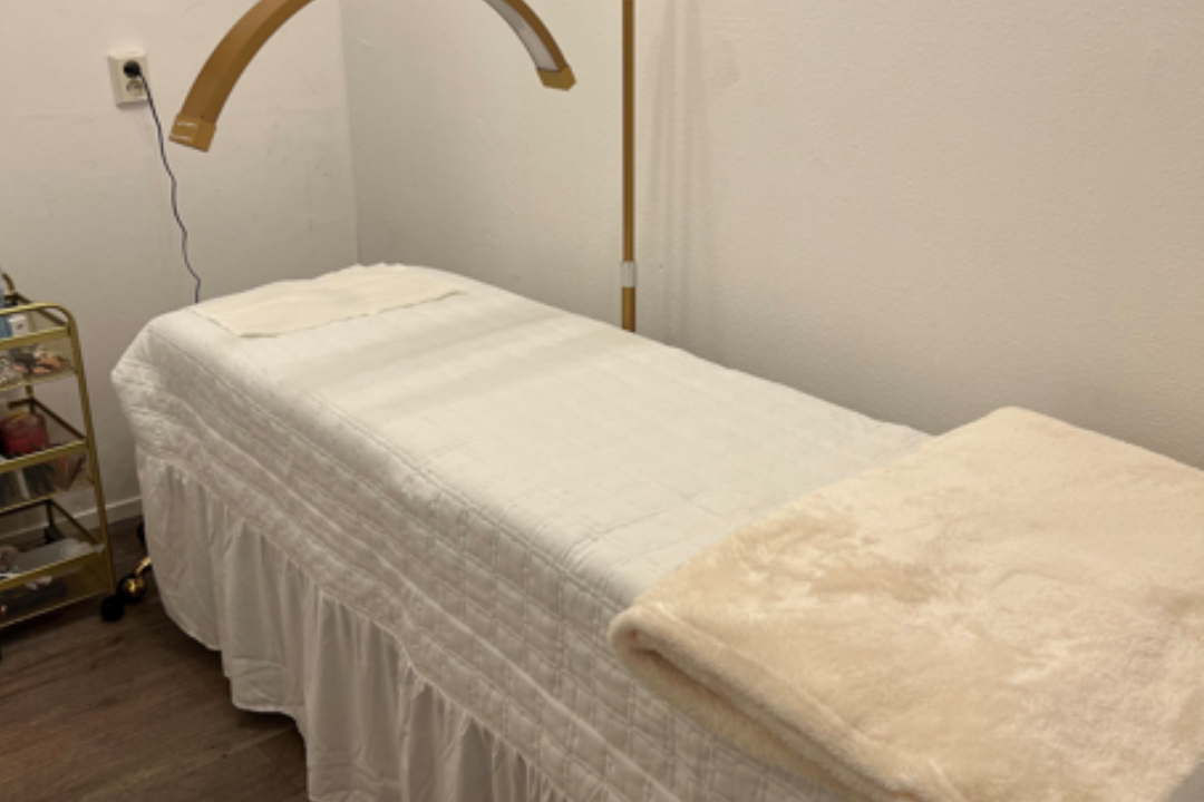 Too Preety Holistic Beauty Clinic, Lelystad Centrum, Flevoland