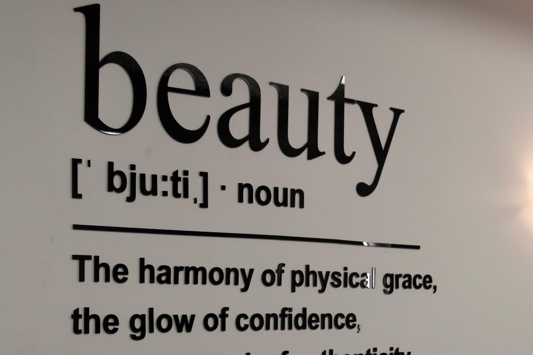 OUI Centre de Beauté, Rue de Maubeuge, Paris