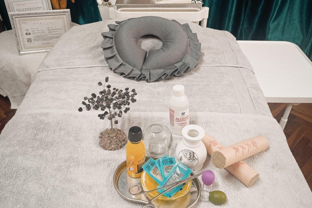 Clinical Acupuntura y Masaje de MTC-Kathleen Yan, B. Salamanca, Madrid