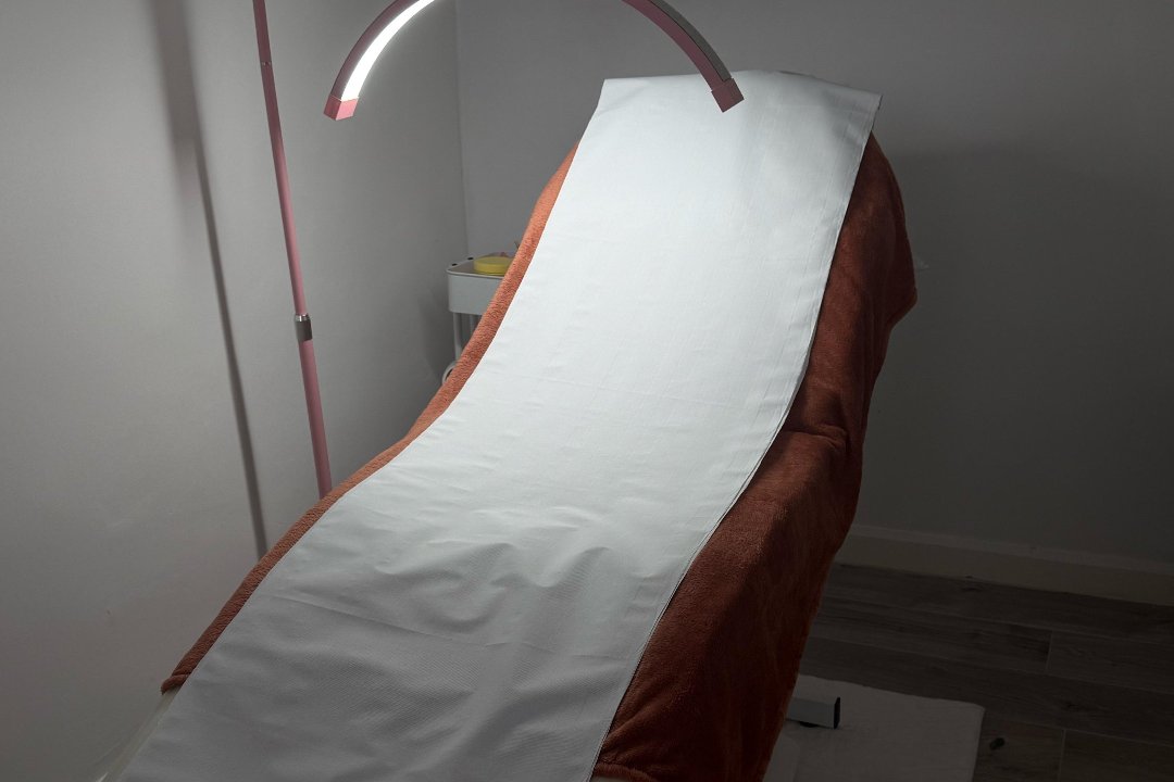 Nayiah’s Aesthetics, Enfield Highway, London