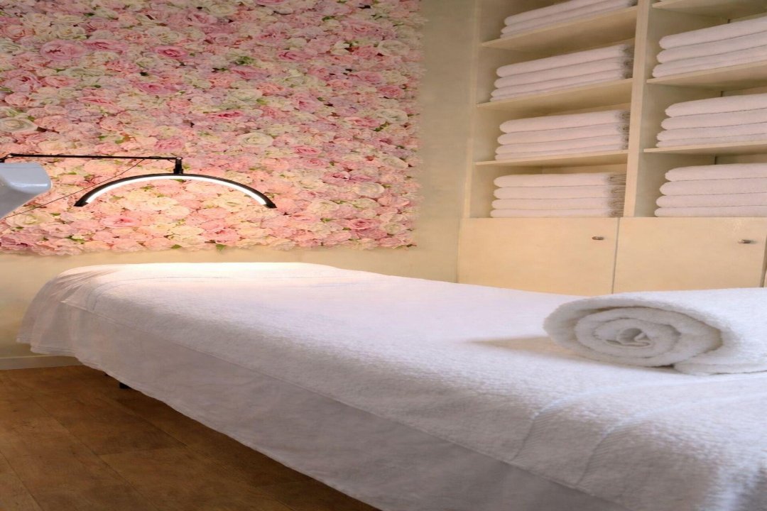 GlamoRose Jaz by Rosa Alcomendas, Avenue Montaigne, Paris