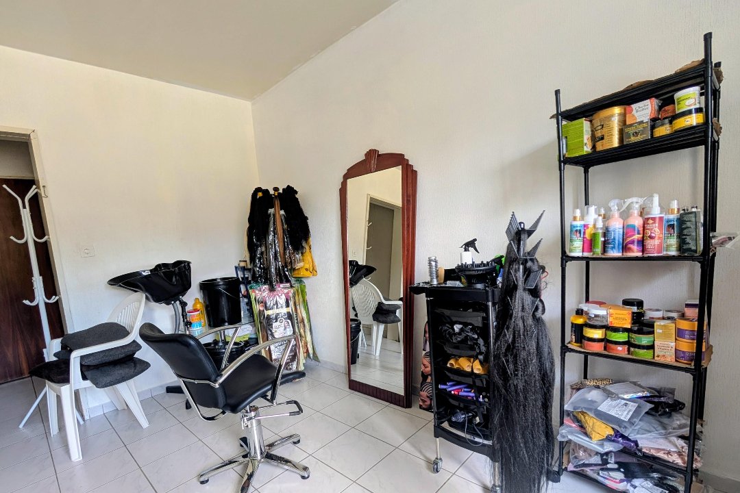 Julie Coiffure - Tresses africaines et extensions, Freiburg