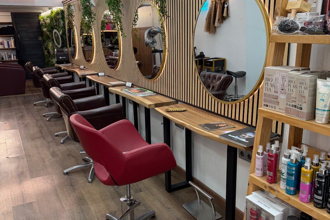 McB Salón de Belleza Diputació, Dreta de l'Eixample, Barcelona