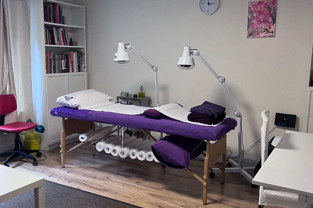 Umai Healing, Kensal Green, London