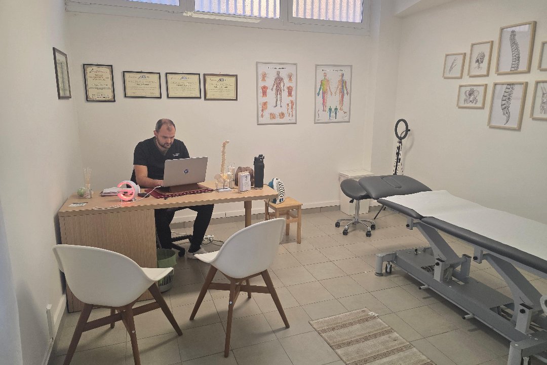 Edoardo Famiani Osteopata, Via Franco Sacchetti, Roma