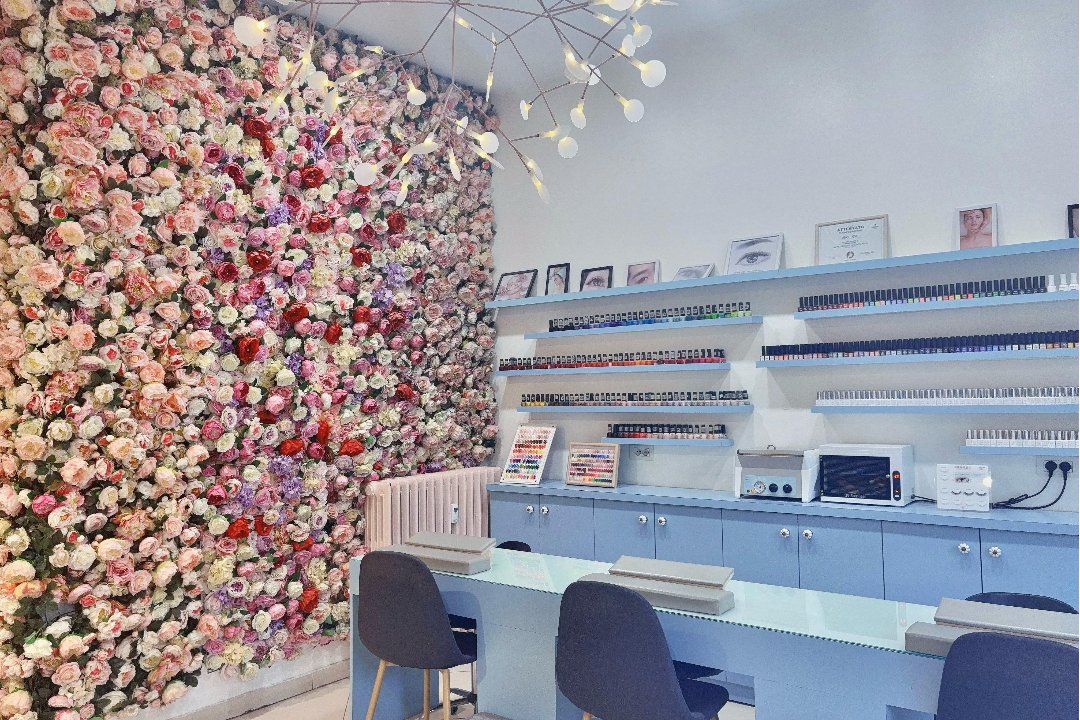 Pink Nail Spa, Corsica, Milano