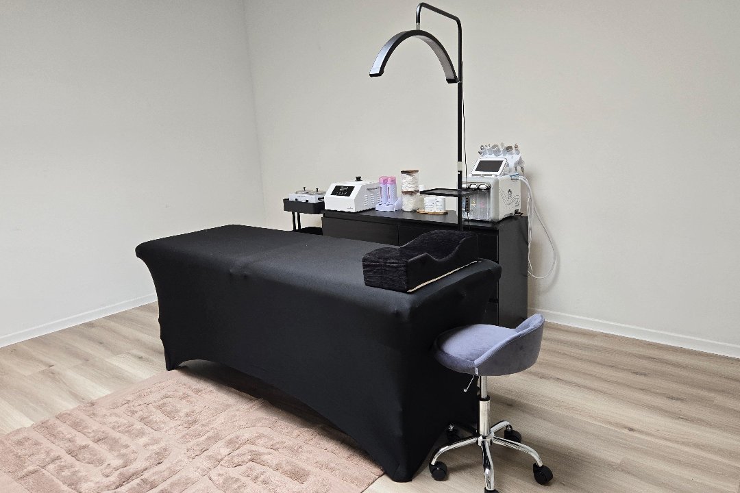 GABRIELA CLEMENTE, Calevoet - Moensberg, Uccle