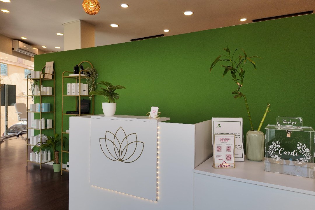 Emigrando Estética Daniela Manzini, Perchel Norte, Málaga