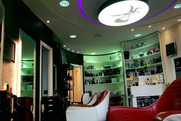 Dacci Un Taglio Hair & Beauty - Coiffure Latina LT - Photo de galerie - OneBooking