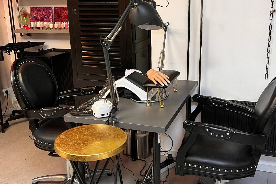 RUNA NAILS, Generaal Cronjéstraat, Haarlem