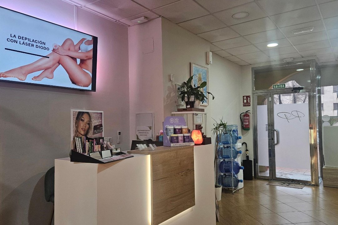 Centro de Estética y Belleza Rocío Peragón, Loja, Provincia de Granada