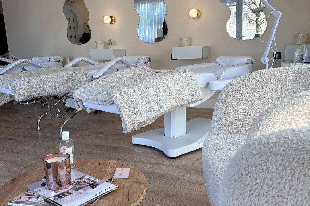 Sade Skin, Krijgslaan, Antwerp