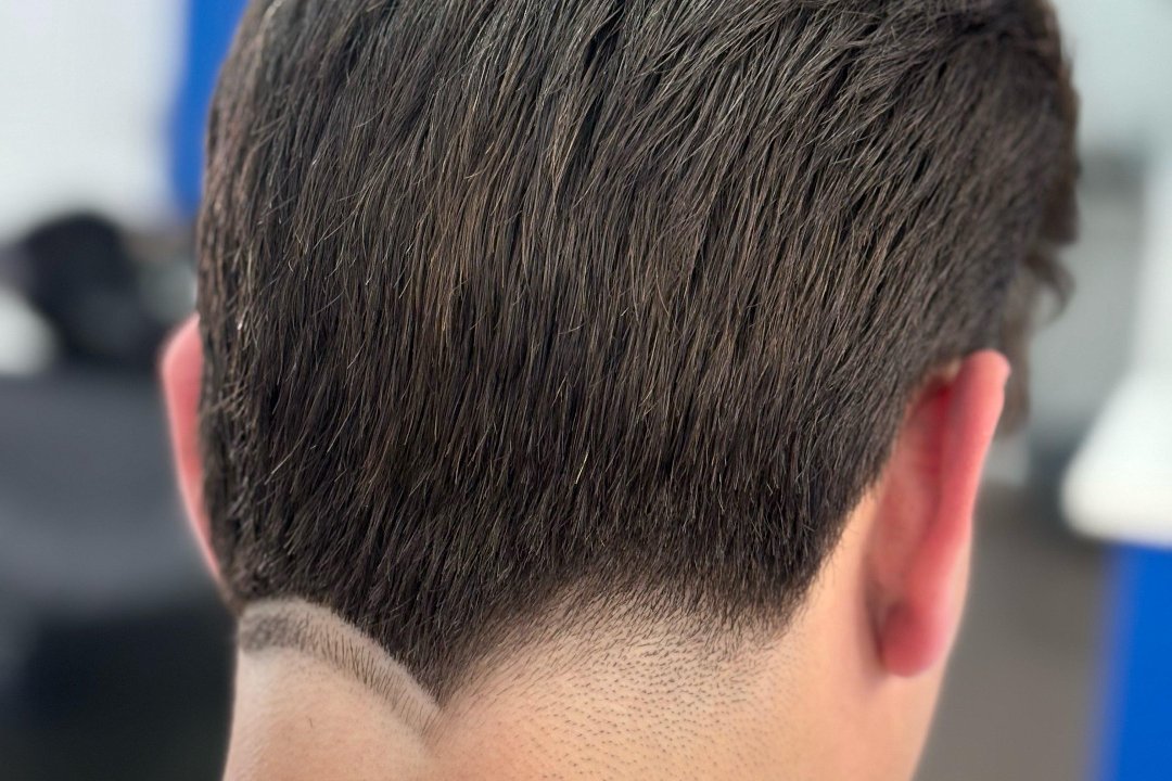 Barbearia RKS, Almada