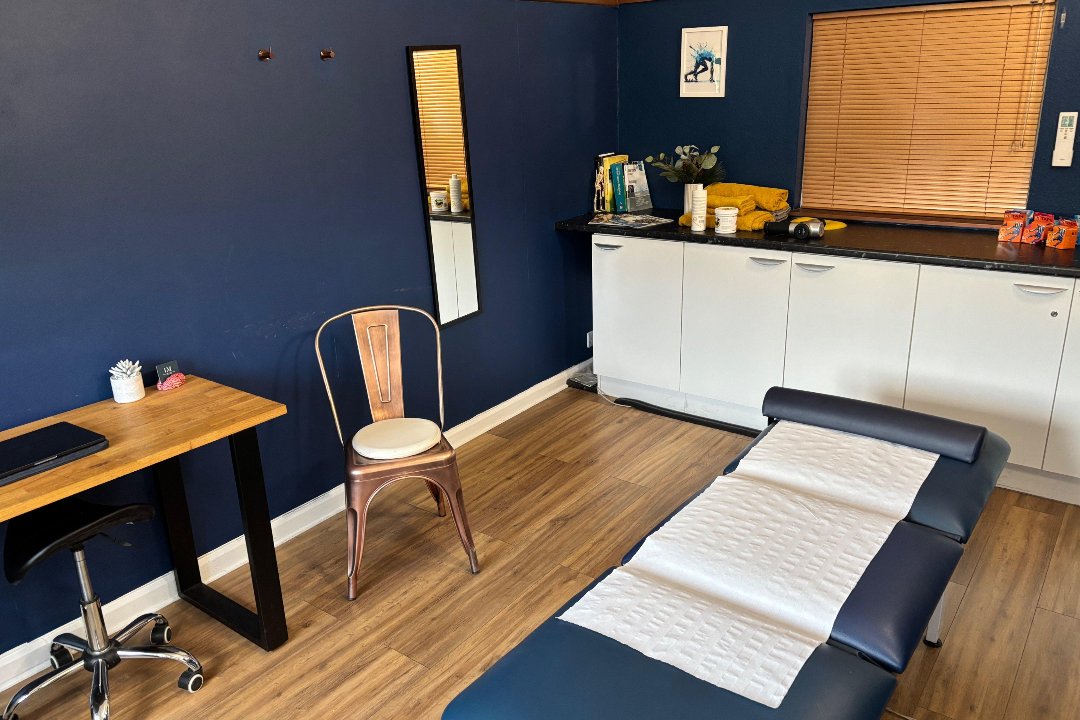 Luca Mangiola Osteopathy & Sports Massage @ PB Gym, Sawston, Cambridgeshire