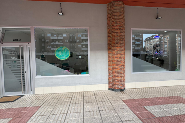 JJ Luminous Nails - Onglerie Oviedo - Photo de galerie - OneBooking