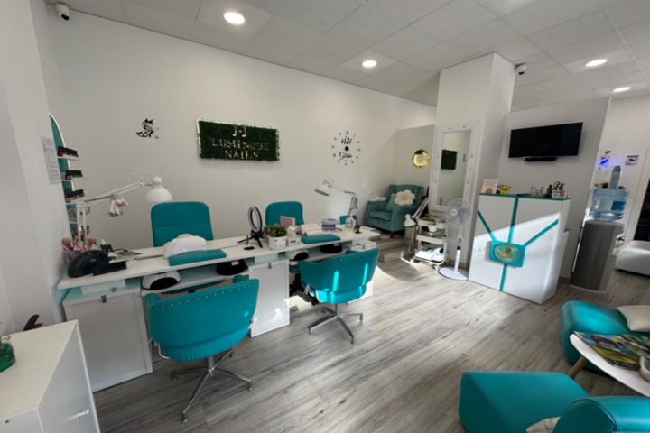 JJ Luminous Nails - Onglerie Oviedo - Photo de galerie - OneBooking