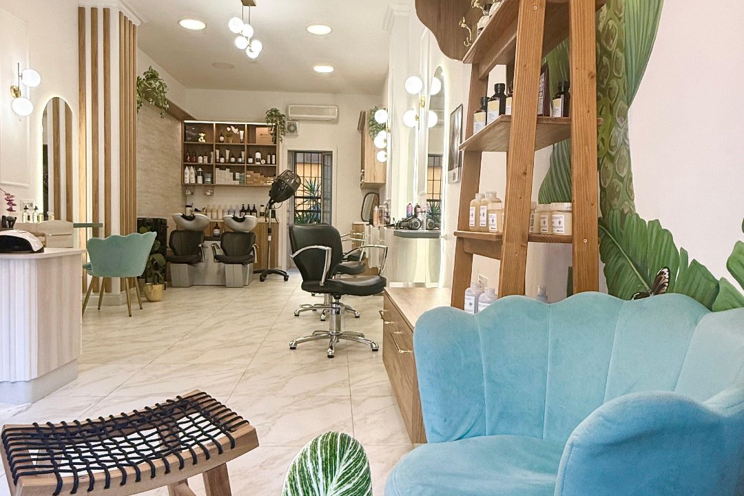 Caroline Hair Salon, Via Appia Nuova, Roma