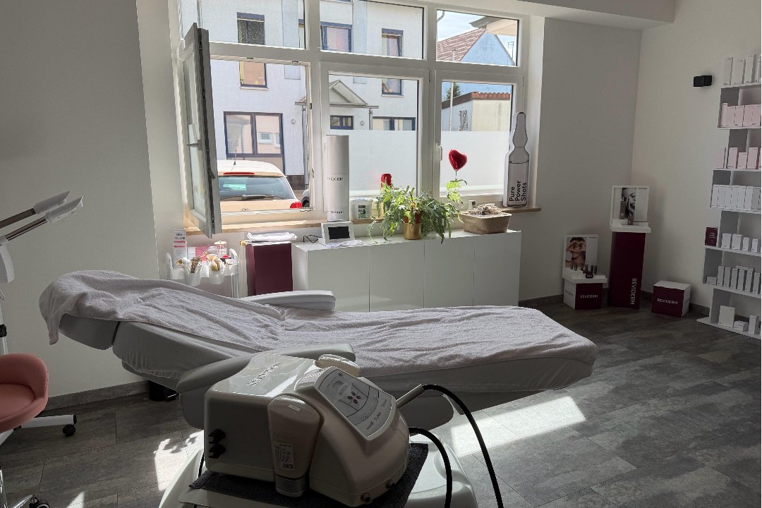 Hülya's Kosmetikstudio, Hirschaid