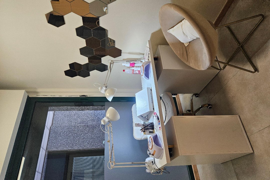 Ihlari Fine, Corsico, Lombardia