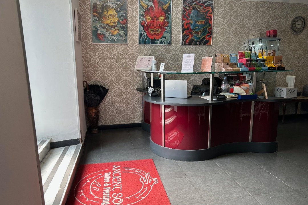 Ancient Soul Tattoo e Piercing, Sestri Ponente, Genova