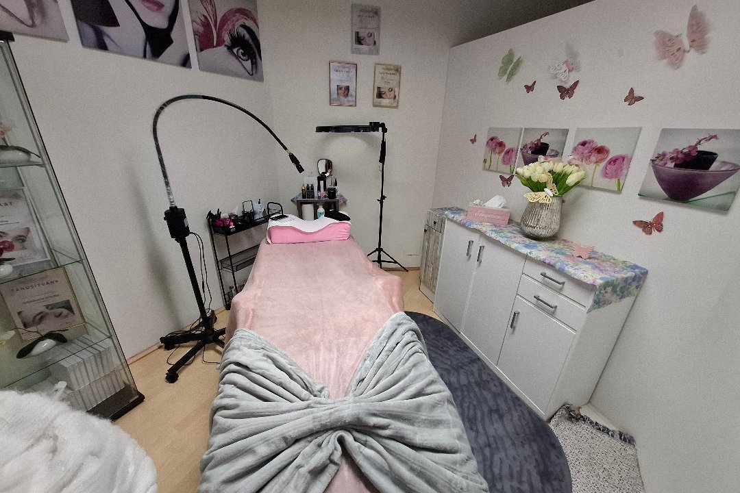 Valdia lux lash, Thaliastraße, Wien