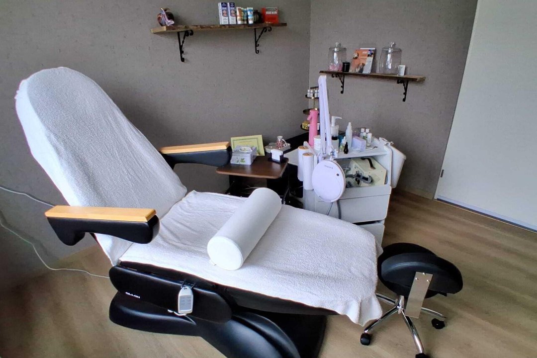 Tineke's pedicure salon, Bouwerschapweg, Groningen