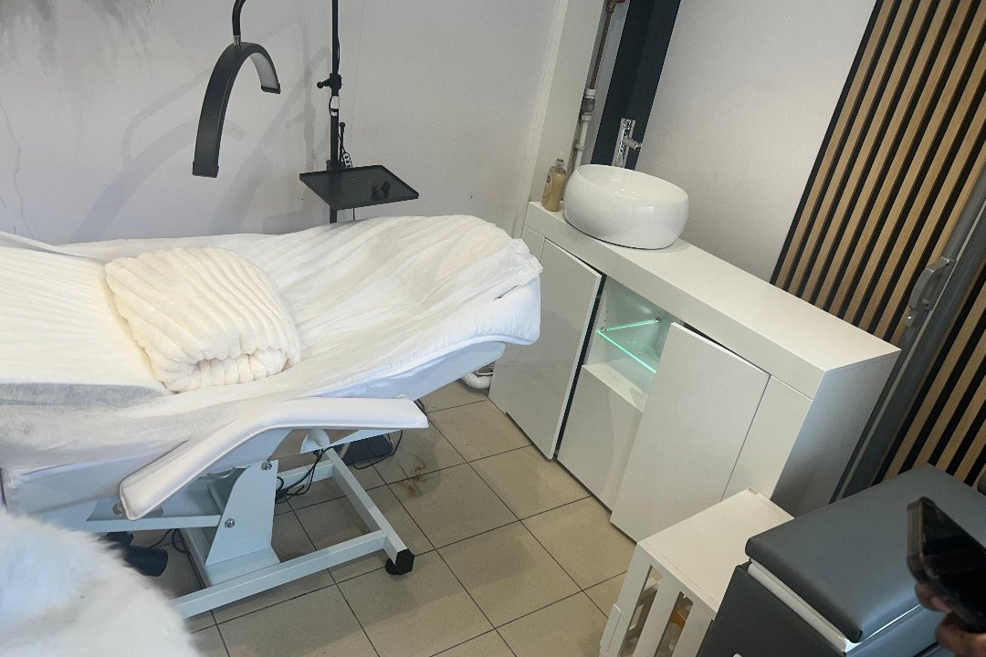 Tee Nails, Basildon, Essex