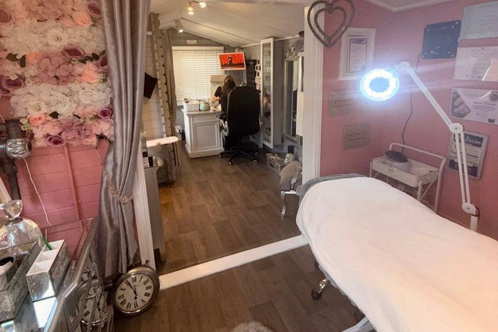 Platinum Nails & Beauty - Onglerie Southampton - Photo de galerie - OneBooking