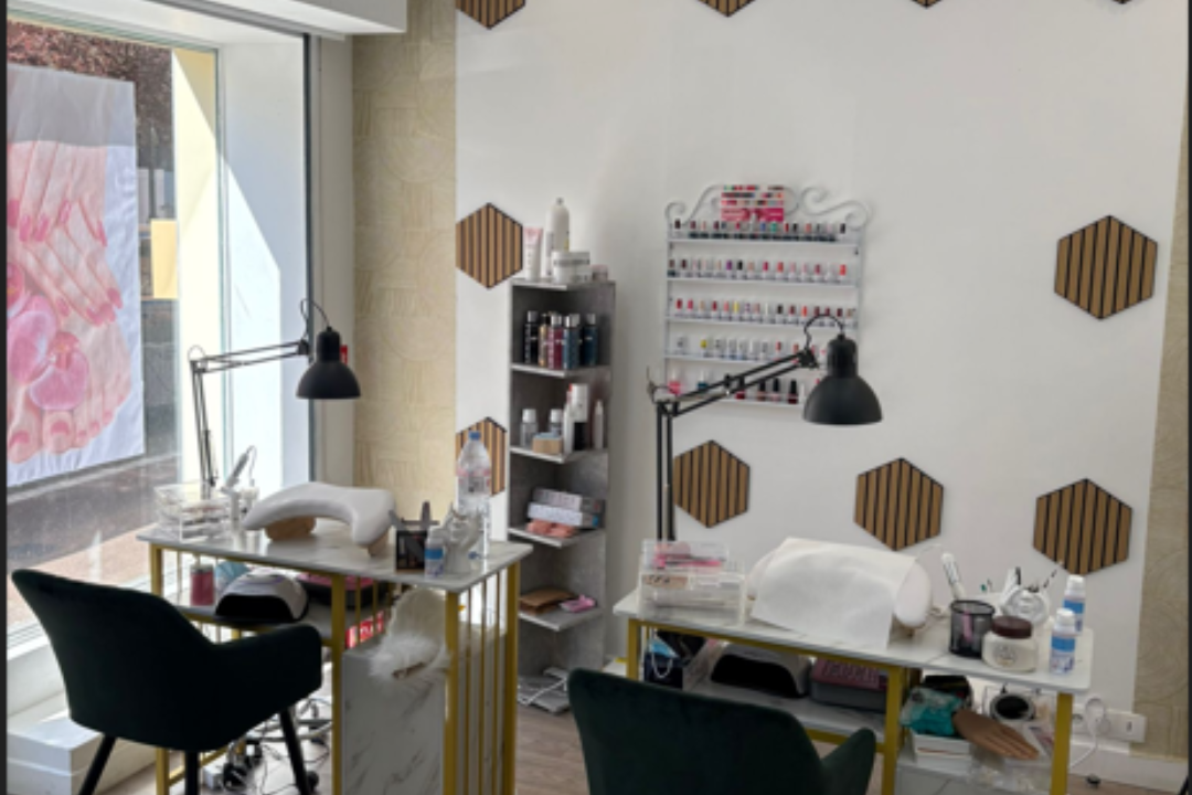 DS Nails (Dressing), Suresnes, Hauts-de-Seine