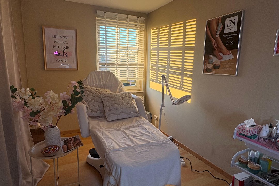 Golden Hour Beauty By Lien, Boom, Antwerp province