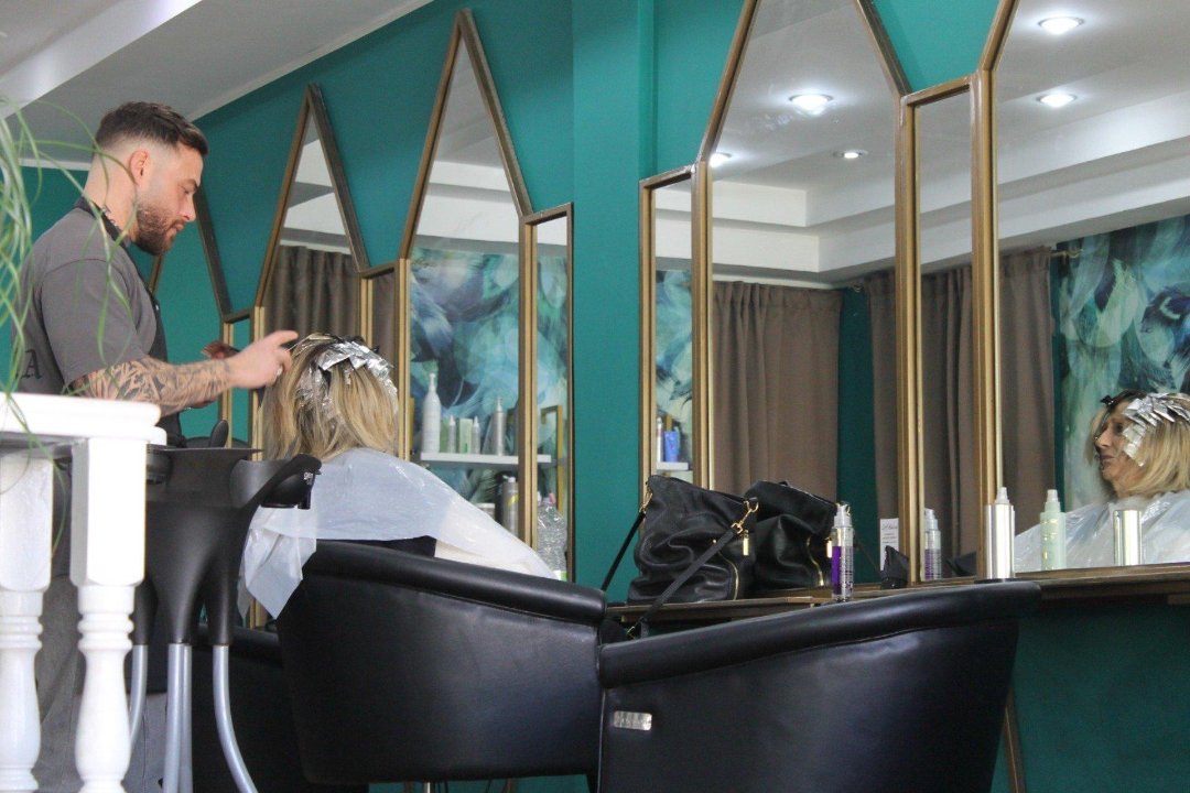 New Hair Saloon Parrucchieri, Colli Aniene, Roma