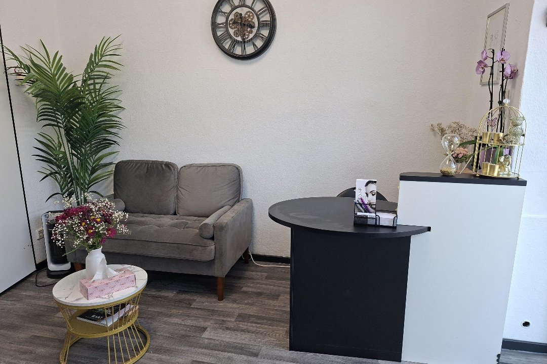 The Lash Lounge Beauty Salon, Sonnborn, Wuppertal