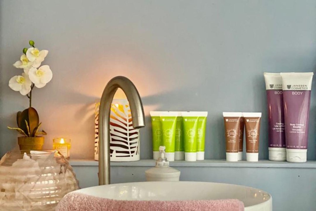 La Fée des Soins, Issy-les-Moulineaux, Hauts-de-Seine