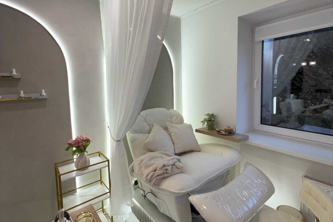 White Fox, Žaliakalnis, Kaunas