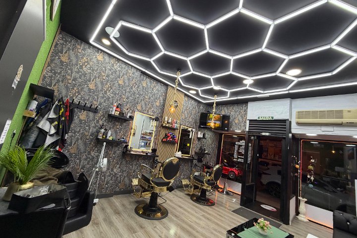 Barbershop Fadi - Barbier Local 3, bajo 1  - Photo de galerie - OneBooking