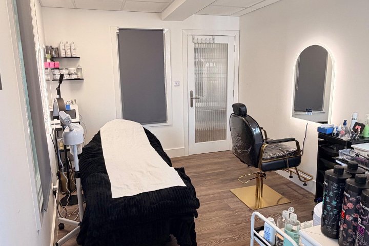 Mehru’s Beauty - Great Eastern Street (For Women's) - Coiffure Unit 19 & 27 - Photo de galerie - OneBooking