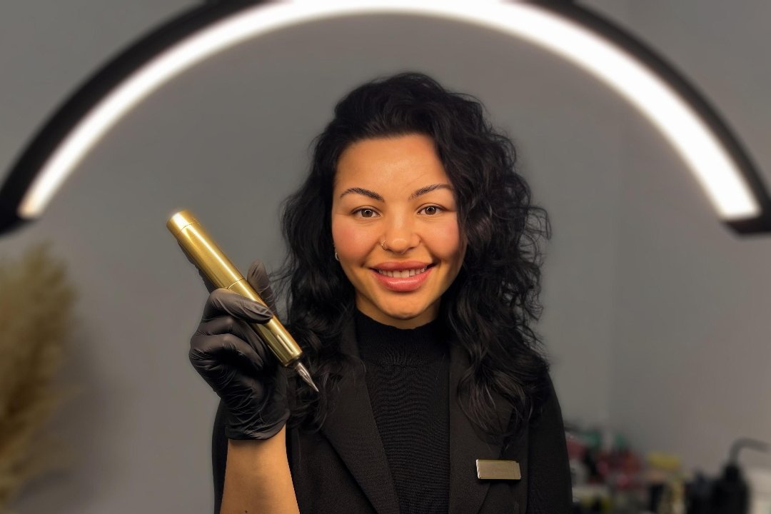 Djenifer Oliveira, Almada