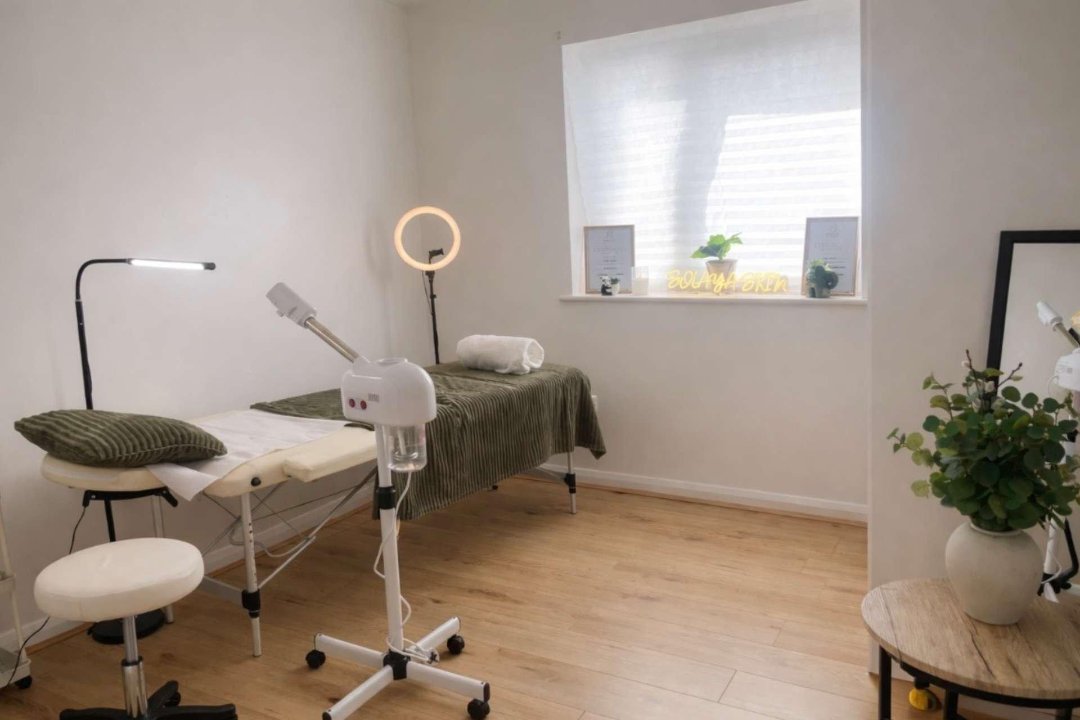 Solayaskin, Hulme, Manchester