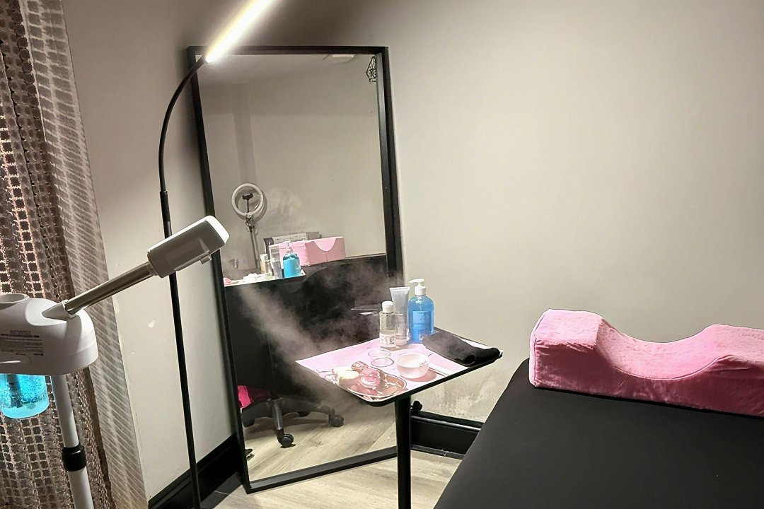 Aeskin Clinic, Finsbury Park, London